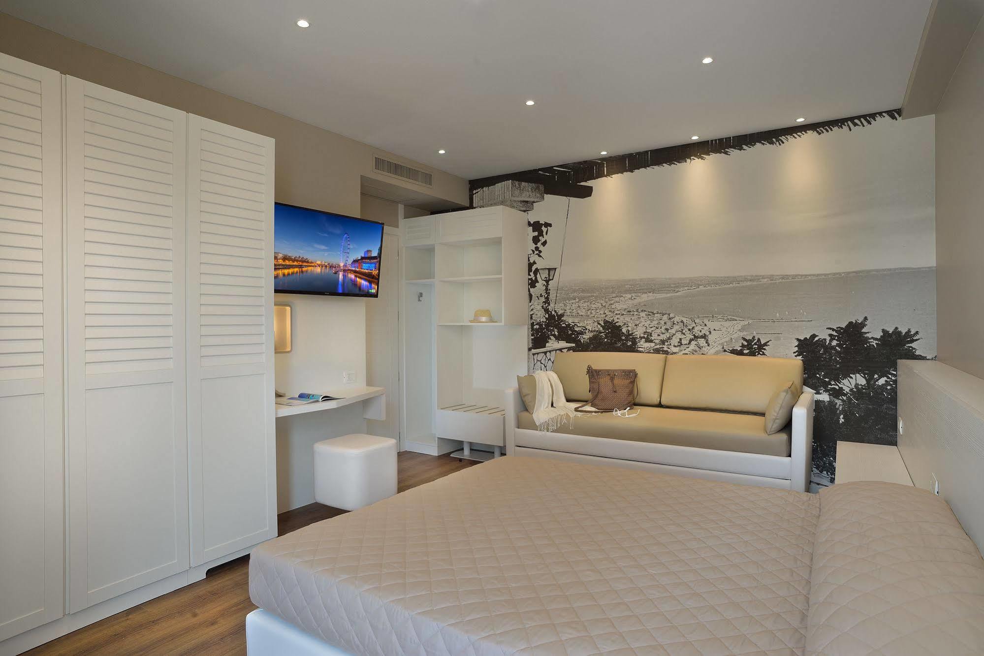 Embassy Hotel & Spa Cattolica Exterior photo